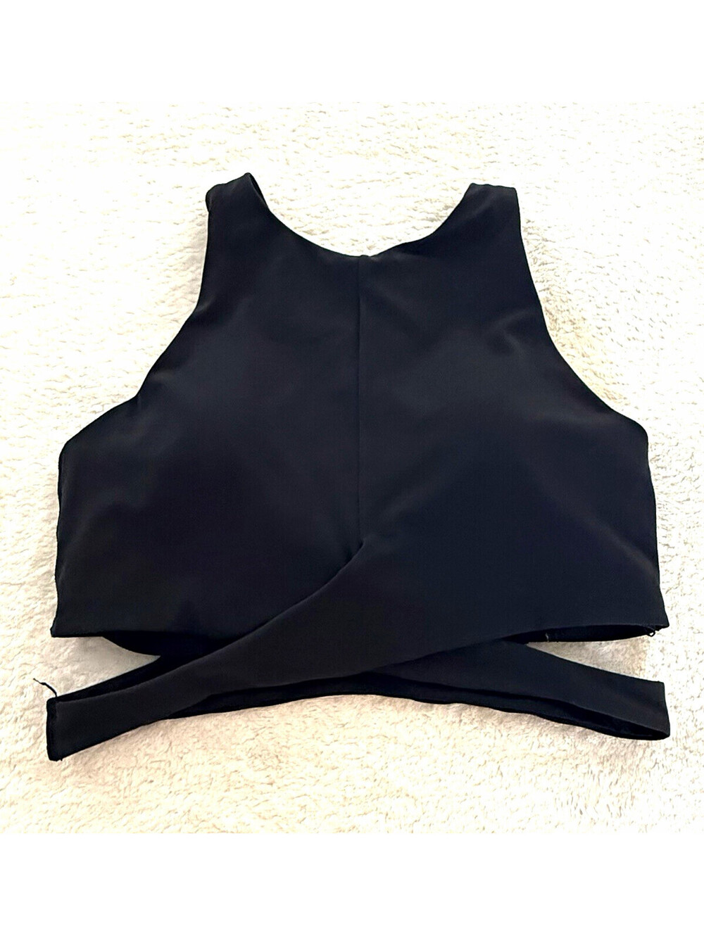 Athleta Conscious Cut Out Crop Sports Bra A-C Black Size M Removable Pads